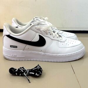 Nike Air Force 1 Low Supreme White Black + extra laces Size 13
